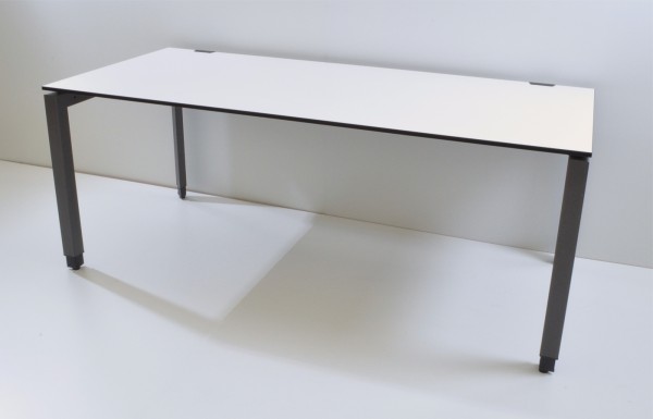 Schreibtisch FrameOne - 180 cm, höhenverstellbar - weiß - Steelcase